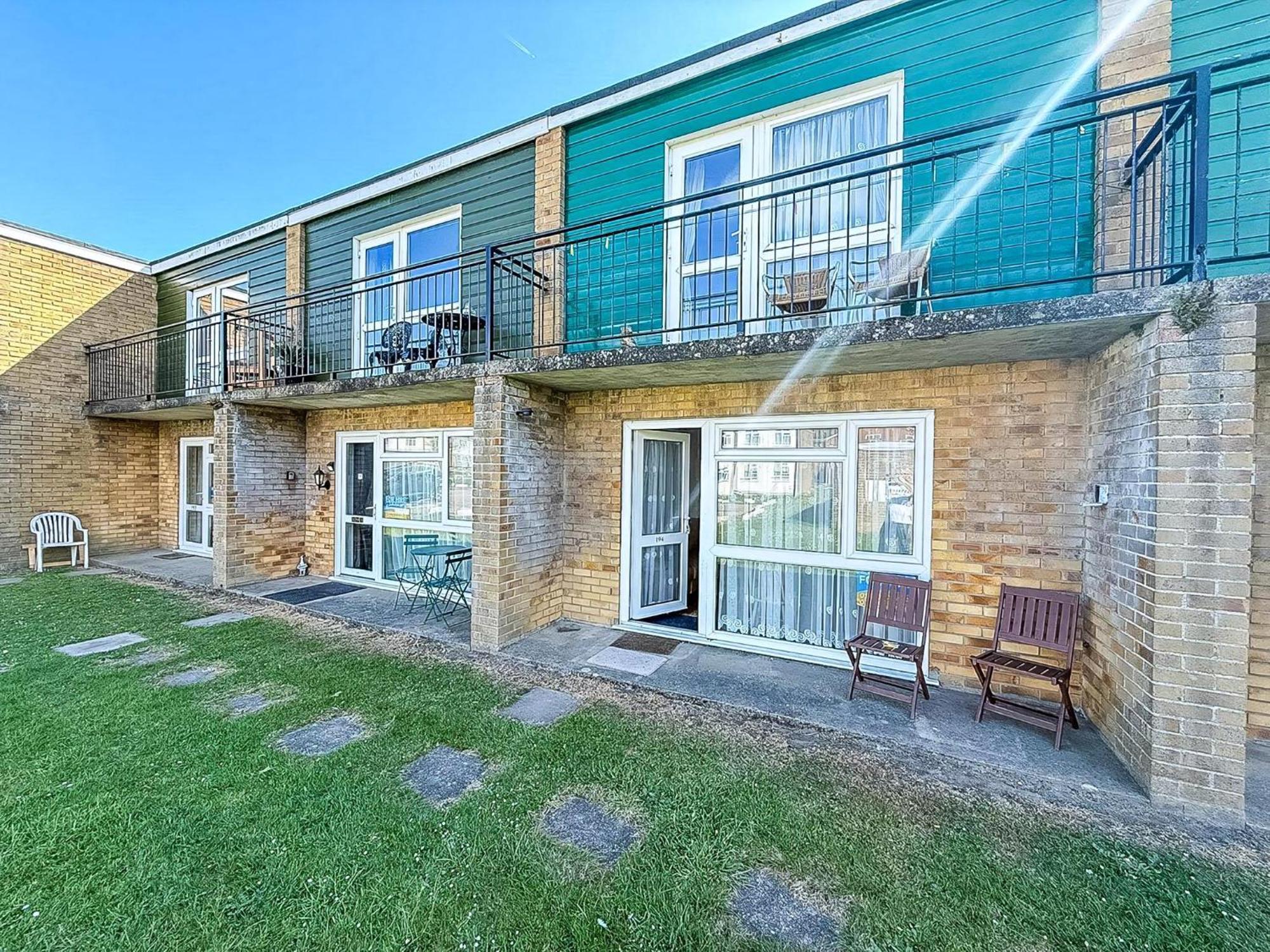 Great 3 Bedroom Chalet To Hire With In Hemsby, Great Seaside Break! Ref 18194B Kültér fotó